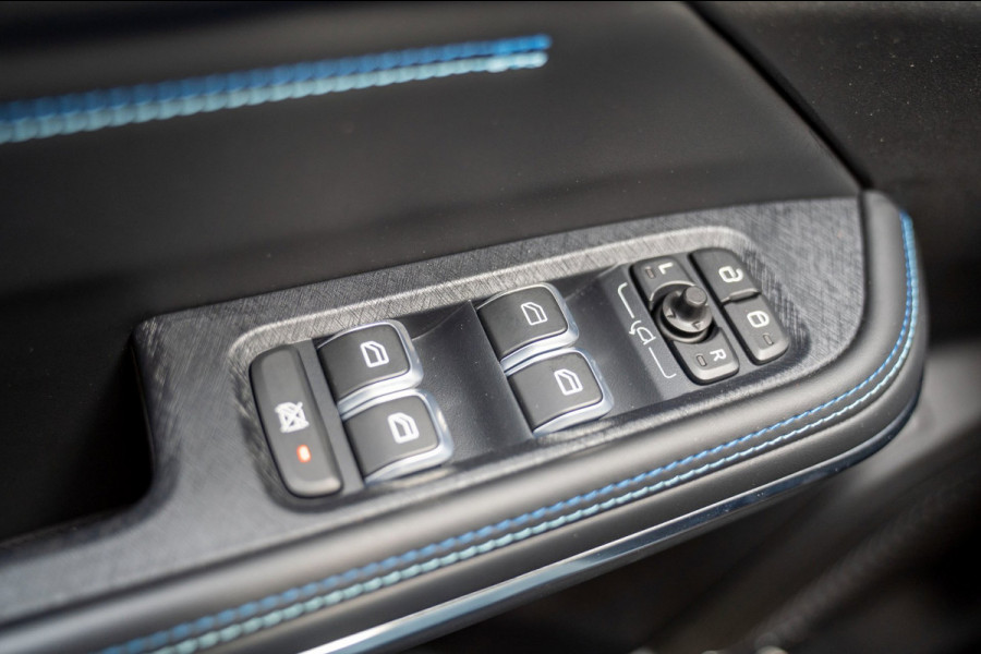 Lynk & Co 01 1.5 |Prijs incl. 12 mnd garantie| PDC Panoramadak LMV Navi Trekhaak Apple carplay/Android auto Camera