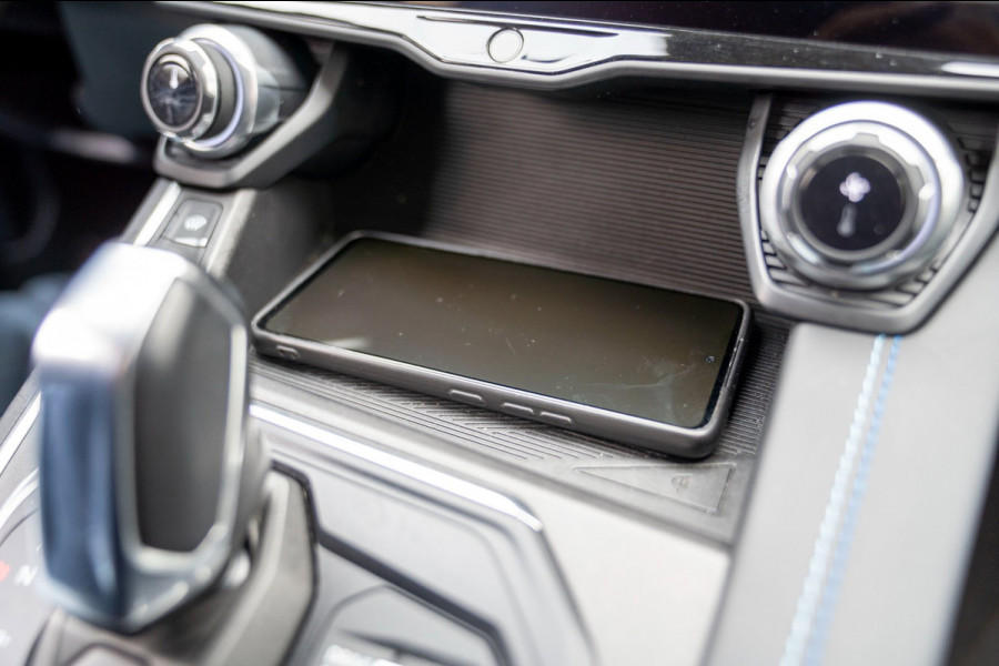 Lynk & Co 01 1.5 |Prijs incl. 12 mnd garantie| PDC Panoramadak LMV Navi Trekhaak Apple carplay/Android auto Camera