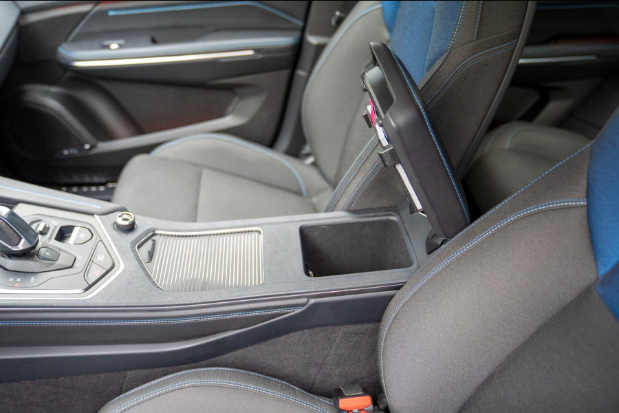 Lynk & Co 01 1.5 |Prijs incl. 12 mnd garantie| PDC Panoramadak LMV Navi Trekhaak Apple carplay/Android auto Camera