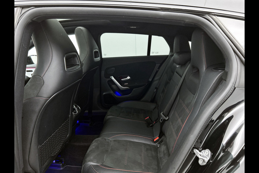 Mercedes-Benz CLA-Klasse Shooting Brake 200 Business Solution AMG(NL-auto, Dealer OndH, Panorama, SfeerV,Camera, StoelV, Etc)