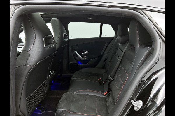 Mercedes-Benz CLA-Klasse Shooting Brake 200 Business Solution AMG(NL-auto, Dealer OndH, Panorama, SfeerV,Camera, StoelV, Etc)