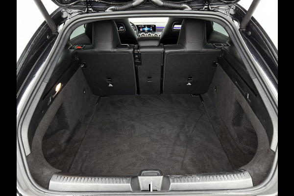 Mercedes-Benz CLA-Klasse Shooting Brake 200 Business Solution AMG(NL-auto, Dealer OndH, Panorama, SfeerV,Camera, StoelV, Etc)