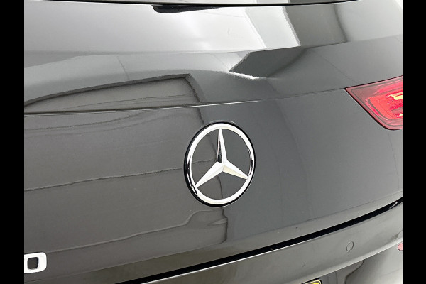Mercedes-Benz CLA-Klasse Shooting Brake 200 Business Solution AMG(NL-auto, Dealer OndH, Panorama, SfeerV,Camera, StoelV, Etc)