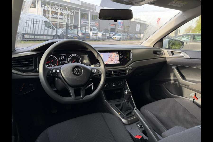 Volkswagen Polo 1.0 TSI Comfortline . NAVIGATIE . PARKEERSENSOREN VOOR  & ACHTER .