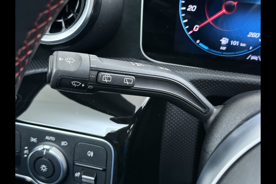 Mercedes-Benz A-Klasse 250e AMG // Soh 94,5% // Panoramadak // Distronic // Carplay // 18" // Nightpakket // All Season Banden // Widescreen