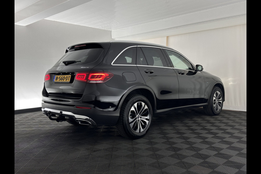 Mercedes-Benz GLC 300e 4MATIC Business Solution (Plug-In) {SOH-94%} (INCL-BTW) *LEATHER | FULL-LED | DIGI-COCKPIT | KEYLESS | DAB | HEATED-SPORTSEATS | CAMERA | PRIVACY-GLASS | NAVI-FULLMAP | ECC | PDC | CRUISE | 18''ALU*