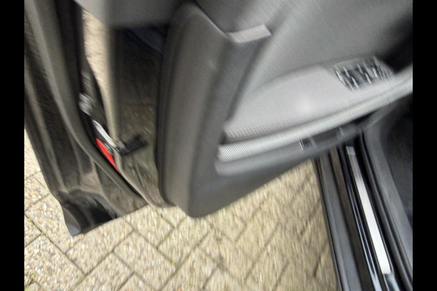 Polestar 2 Long Range Dual Motor Launch Edition 78kWh ACCU 91% . DEALER ONDERHOUDEN . STOELVERWARMING VOOR EN ACHTER  .