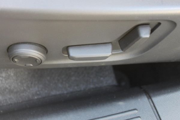 Volvo XC40 B4 211PK Automaat Inscription Panoramisch schuif-kanteldak / Semi elektrisch wegklapbare trekhaak / Adaptieve cruise control / Lederen bekleding / Harman Kardon Audio