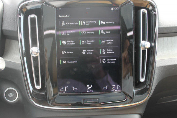 Volvo XC40 B4 211PK Automaat Inscription Panoramisch schuif-kanteldak / Semi elektrisch wegklapbare trekhaak / Adaptieve cruise control / Lederen bekleding / Harman Kardon Audio