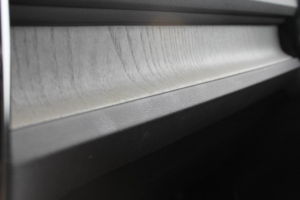 Volvo XC40 B4 211PK Automaat Inscription Panoramisch schuif-kanteldak / Semi elektrisch wegklapbare trekhaak / Adaptieve cruise control / Lederen bekleding / Harman Kardon Audio
