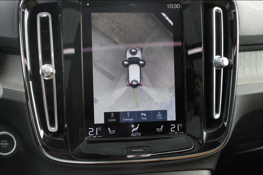 Volvo XC40 B4 211PK Automaat Inscription Panoramisch schuif-kanteldak / Semi elektrisch wegklapbare trekhaak / Adaptieve cruise control / Lederen bekleding / Harman Kardon Audio