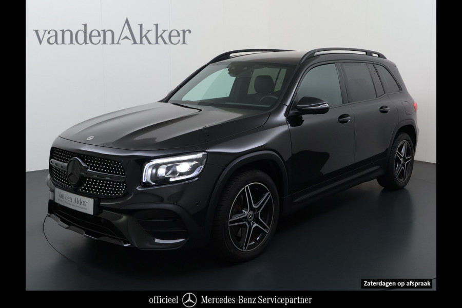 Mercedes-Benz Glb 180 AMG // Nightpakket // Sfeerverlichting // 19" AMG Velgen // Camera // Elek. Achterklep