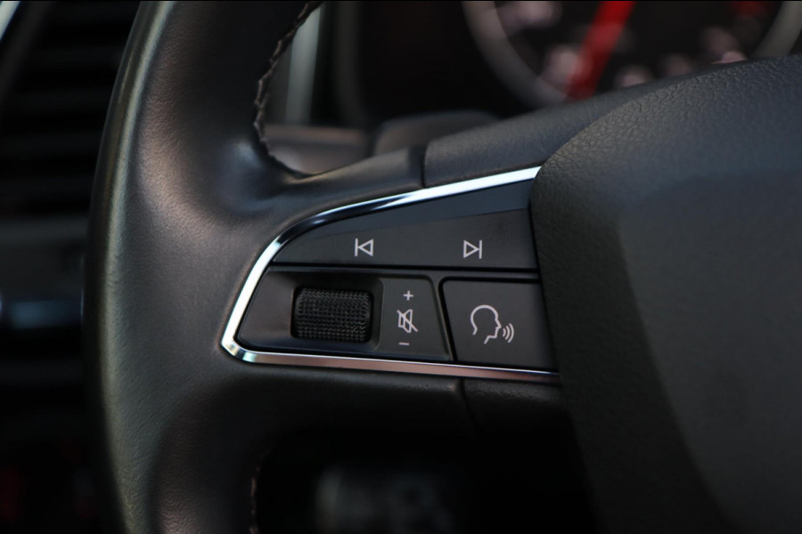 Seat Ateca 1.5 TSI Xcellence / PANODAK / BEATS / KEYLESS / ACC / CAMERA