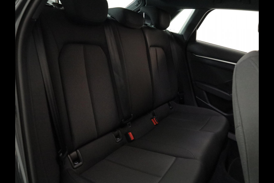 Audi A3 Sportback 30 TFSI Pro Line | Led | Climate Control | Apple carplay & Android Auto | Parkeer sensoren |
