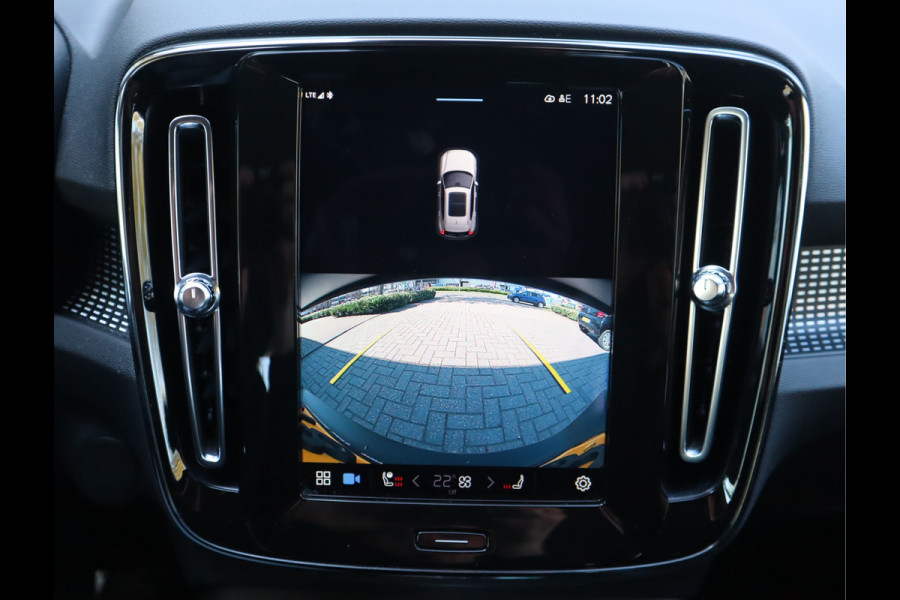 Volvo XC40 Recharge P8 AWD R-Design SOH 88,1% / Stoel-stuurverw. / Camera NL Auto / BTW Auto