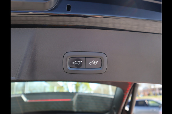 Volvo XC40 Recharge P8 AWD R-Design SOH 88,1% / Stoel-stuurverw. / Camera NL Auto / BTW Auto