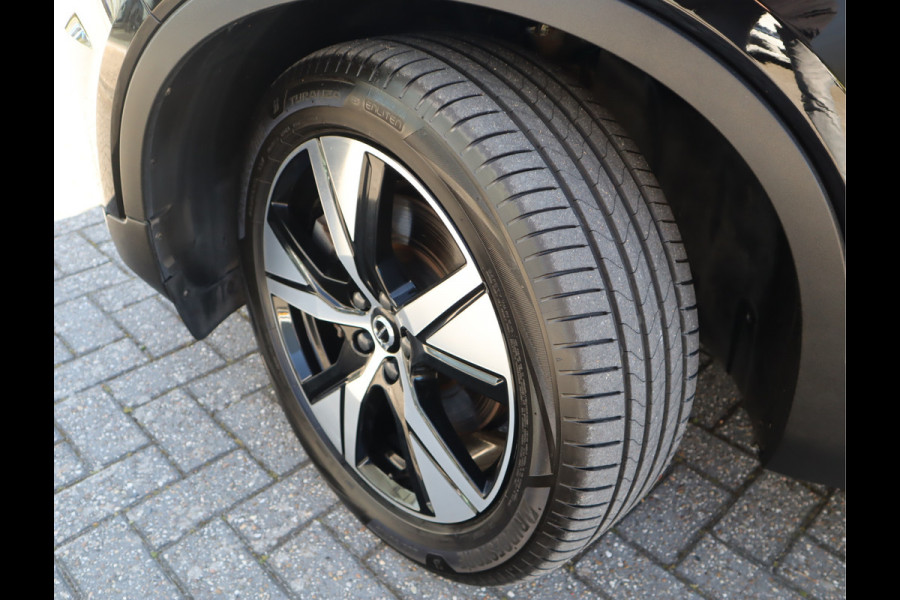 Volvo XC40 Recharge P8 AWD R-Design SOH 88,1% / Stoel-stuurverw. / Camera NL Auto / BTW Auto
