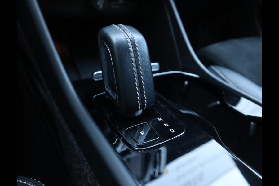 Volvo XC40 Recharge P8 AWD R-Design SOH 88,1% / Stoel-stuurverw. / Camera NL Auto / BTW Auto