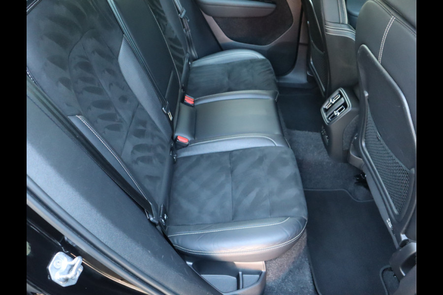 Volvo XC40 Recharge P8 AWD R-Design SOH 88,1% / Stoel-stuurverw. / Camera NL Auto / BTW Auto