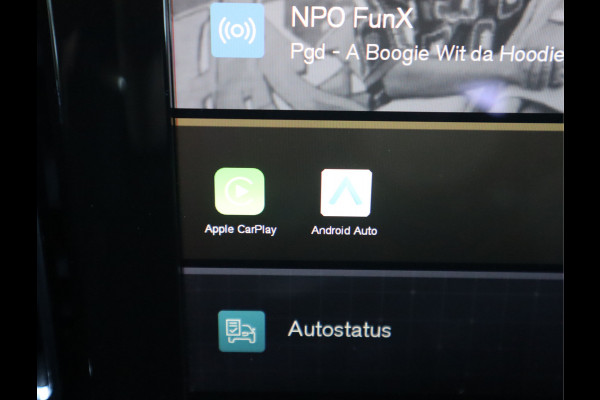 Volvo XC40 Recharge P8 AWD R-Design SOH 88,1% / Stoel-stuurverw. / Camera NL Auto / BTW Auto