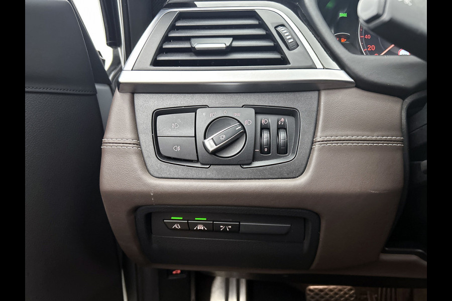 BMW 3 Serie Touring 330i High Executive M-sport( NL-auto, Dealer onderH, Panorama, LederdashB, Camera, Head-up, Navi Prof,, Etc)