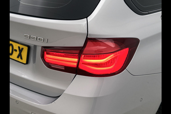 BMW 3 Serie Touring 330i High Executive M-sport( NL-auto, Dealer onderH, Panorama, LederdashB, Camera, Head-up, Navi Prof,, Etc)