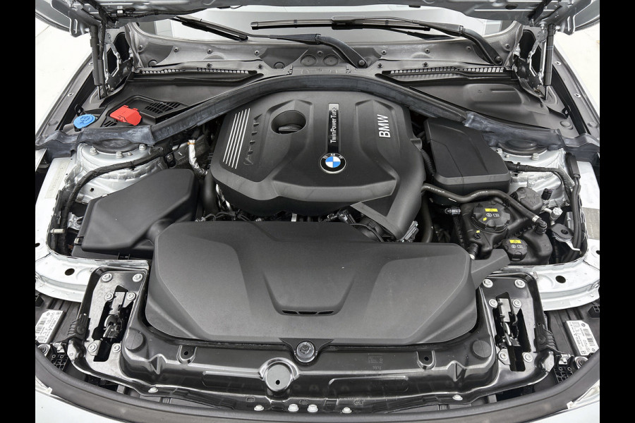 BMW 3 Serie Touring 330i High Executive M-sport( NL-auto, Dealer onderH, Panorama, LederdashB, Camera, Head-up, Navi Prof,, Etc)