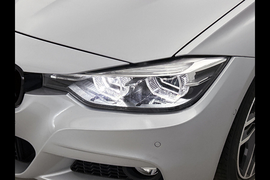 BMW 3 Serie Touring 330i High Executive M-sport( NL-auto, Dealer onderH, Panorama, LederdashB, Camera, Head-up, Navi Prof,, Etc)