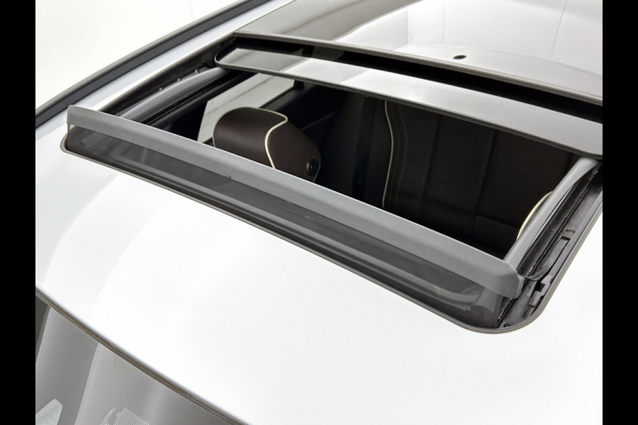 BMW 3 Serie Touring 330i High Executive M-sport( NL-auto, Dealer onderH, Panorama, LederdashB, Camera, Head-up, Navi Prof,, Etc)