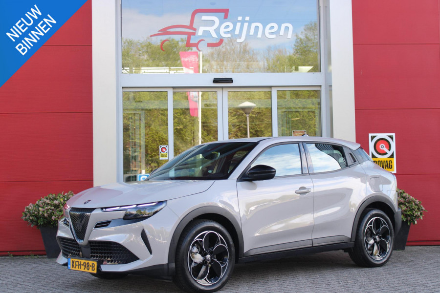 Alfa Romeo junior 156PK Elettrica 54 kWh | DRAADLOZE APPLE CARPLAY/ANDROID AUTO | PARKEERSENSOREN ACHTER |  CLIMATE CONTROL | VERKEERSBORDEN HERKENNING | ADAPTIVE CRUISE CONTROL | KEYLESS START | LICHTMETALEN VELGEN | LED KOPLAMPEN | LED ACHTERLICHTEN | SCUDETTO "LEGGENDA" |