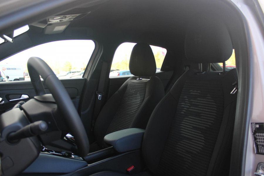 Alfa Romeo junior 156PK Elettrica 54 kWh | DRAADLOZE APPLE CARPLAY/ANDROID AUTO | PARKEERSENSOREN ACHTER |  CLIMATE CONTROL | VERKEERSBORDEN HERKENNING | ADAPTIVE CRUISE CONTROL | KEYLESS START | LICHTMETALEN VELGEN | LED KOPLAMPEN | LED ACHTERLICHTEN | SCUDETTO "LEGGENDA" |