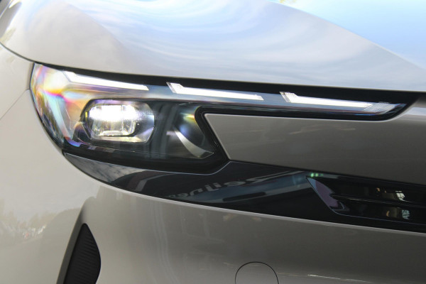 Alfa Romeo junior 156PK Elettrica 54 kWh | DRAADLOZE APPLE CARPLAY/ANDROID AUTO | PARKEERSENSOREN ACHTER |  CLIMATE CONTROL | VERKEERSBORDEN HERKENNING | ADAPTIVE CRUISE CONTROL | KEYLESS START | LICHTMETALEN VELGEN | LED KOPLAMPEN | LED ACHTERLICHTEN | SCUDETTO "LEGGENDA" |