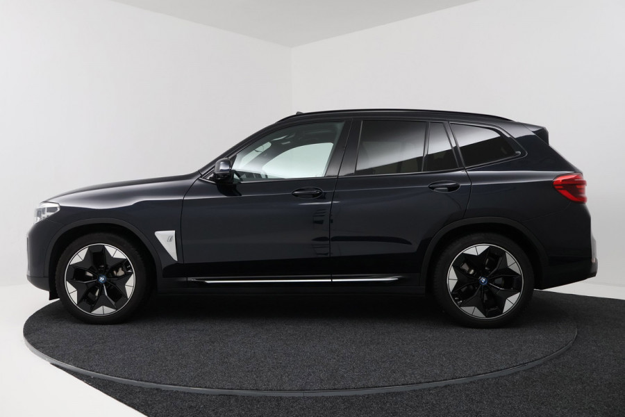 BMW iX3 High Executive 80 kWh M-pakket (1e eigenaar, NL-auto, Dealer OnderH, Panoramadak, Navi Pro, Leder, StoelV, Etc)