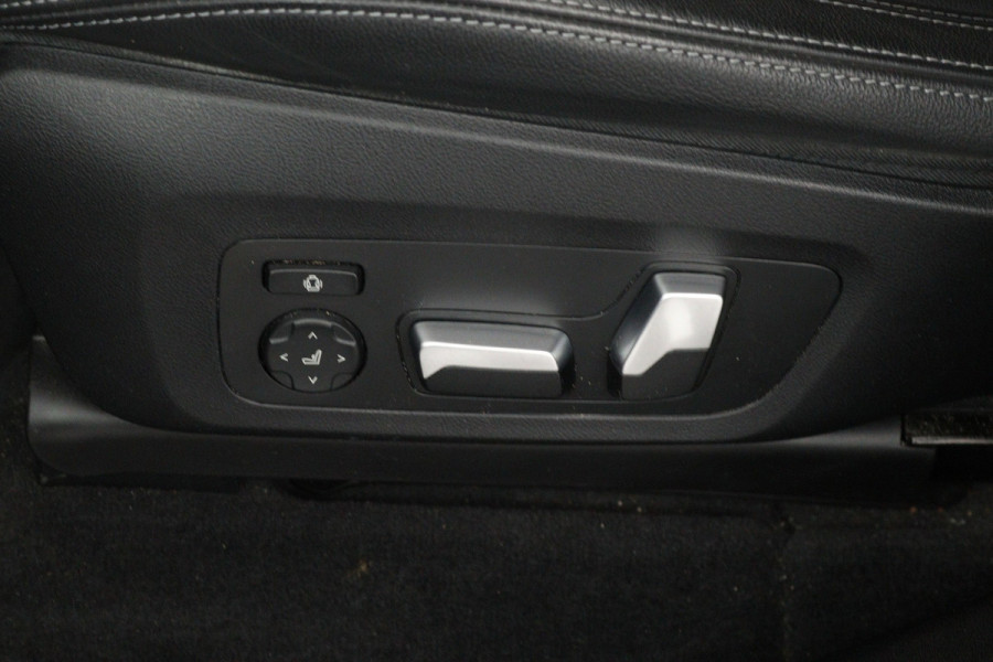 BMW iX3 High Executive 80 kWh M-pakket (1e eigenaar, NL-auto, Dealer OnderH, Panoramadak, Navi Pro, Leder, StoelV, Etc)