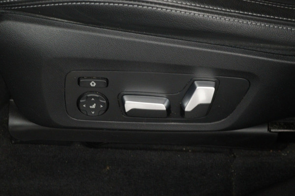 BMW iX3 High Executive 80 kWh M-pakket (1e eigenaar, NL-auto, Dealer OnderH, Panoramadak, Navi Pro, Leder, StoelV, Etc)