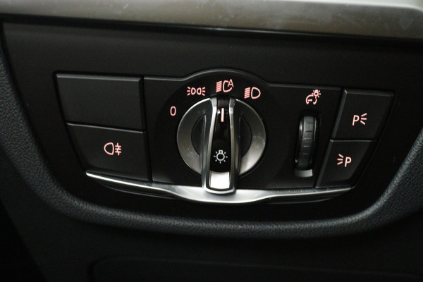 BMW iX3 High Executive 80 kWh M-pakket (1e eigenaar, NL-auto, Dealer OnderH, Panoramadak, Navi Pro, Leder, StoelV, Etc)