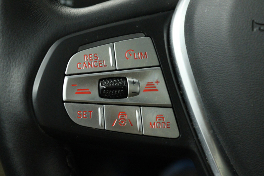 BMW iX3 High Executive 80 kWh M-pakket (1e eigenaar, NL-auto, Dealer OnderH, Panoramadak, Navi Pro, Leder, StoelV, Etc)