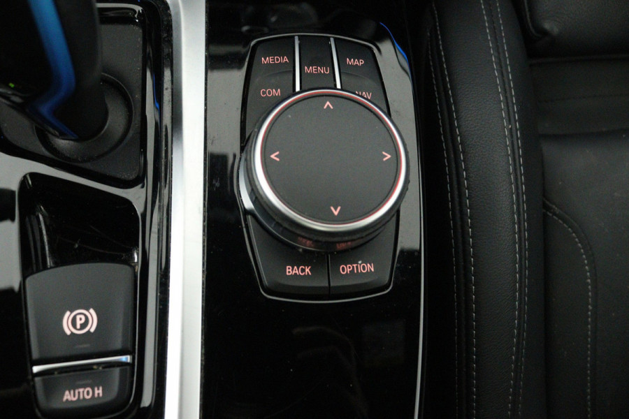 BMW iX3 High Executive 80 kWh M-pakket (1e eigenaar, NL-auto, Dealer OnderH, Panoramadak, Navi Pro, Leder, StoelV, Etc)