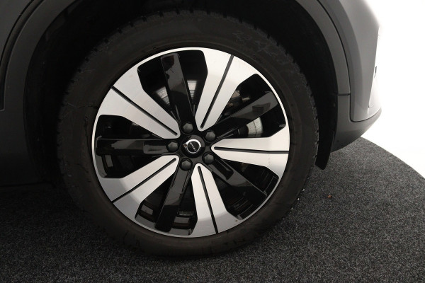 Volvo XC40 Recharge Plus 70 kWh (1e Eig, NL-auto, Dealer OndH, Carplay/ Andrioid, Trekhaak, Camera, Stoel/Stuur VerW, Etc)