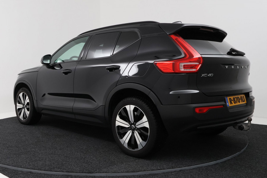 Volvo XC40 Recharge Plus 70 kWh (1e Eig, NL-auto, Dealer OndH, Carplay/ Andrioid, Trekhaak, Camera, Stoel/Stuur VerW, Etc)