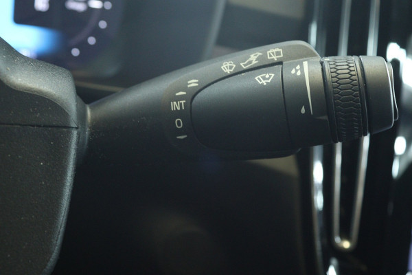 Volvo XC40 Recharge Plus 70 kWh (1e Eig, NL-auto, Dealer OndH, Carplay/ Andrioid, Trekhaak, Camera, Stoel/Stuur VerW, Etc)