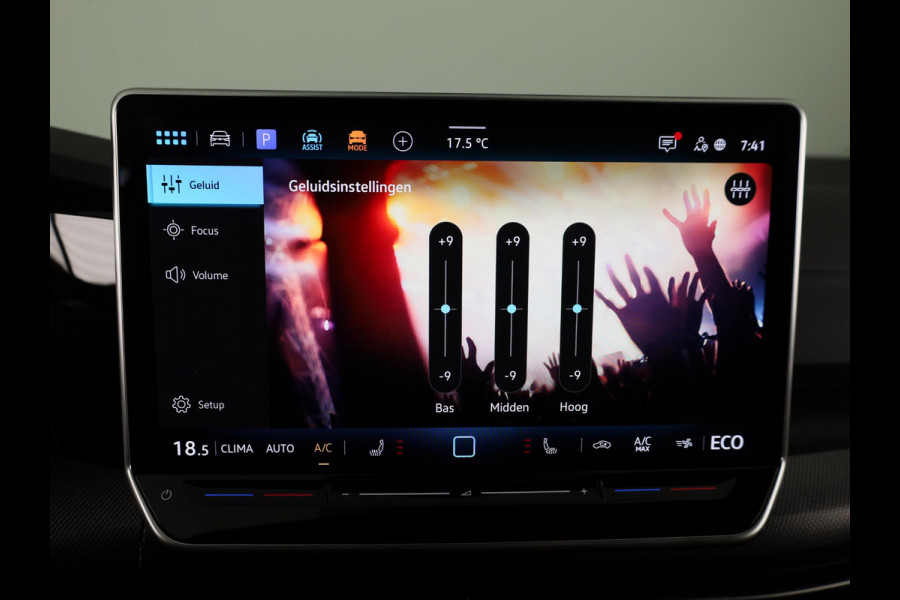 Volkswagen Golf 1.5 eHybrid GTE 272 PK PHEV | Panorama dak | 18"Lm velgen | Trekhaak wegklapbaar | Head up display | Adaptieve demping |