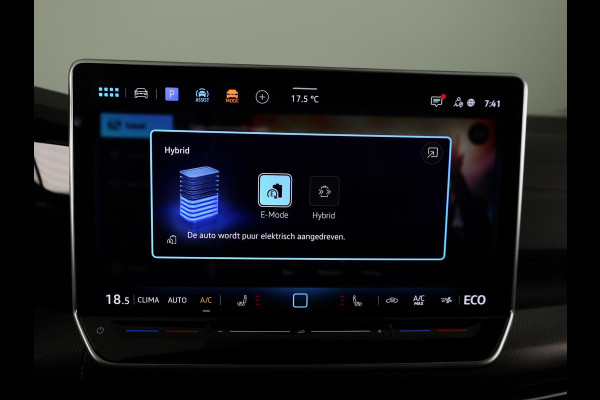 Volkswagen Golf 1.5 eHybrid GTE 272 PK PHEV | Panorama dak | 18"Lm velgen | Trekhaak wegklapbaar | Head up display | Adaptieve demping |