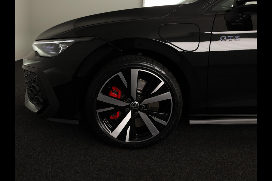 Volkswagen Golf 1.5 eHybrid GTE 272 PK PHEV | Panorama dak | 18"Lm velgen | Trekhaak wegklapbaar | Head up display | Adaptieve demping |