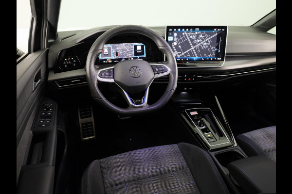 Volkswagen Golf 1.5 eHybrid GTE 272 PK PHEV | Panorama dak | 18"Lm velgen | Trekhaak wegklapbaar | Head up display | Adaptieve demping |