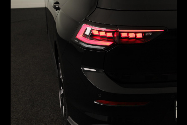 Volkswagen Golf 1.5 eHybrid GTE 272 PK PHEV | Panorama dak | 18"Lm velgen | Trekhaak wegklapbaar | Head up display | Adaptieve demping |