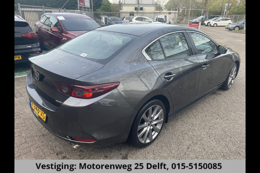 Mazda 3 2.0 e-SkyActiv-X M Hybrid 186 Comfort . STUUR & STOELVERWARMING . BOSE AUDIO  . NAVIGATIE .