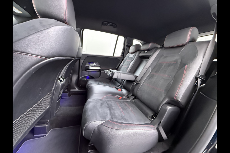 Mercedes-Benz Glb 180 AMG // Nightpakket // Sfeerverlichting // 19" AMG Velgen // Camera // Elek. Achterklep