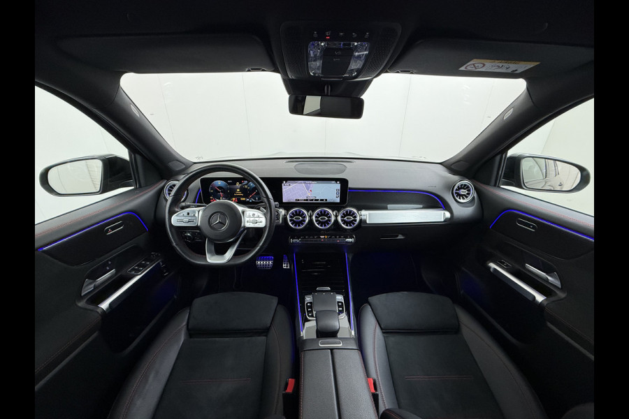 Mercedes-Benz Glb 180 AMG // Nightpakket // Sfeerverlichting // 19" AMG Velgen // Camera // Elek. Achterklep
