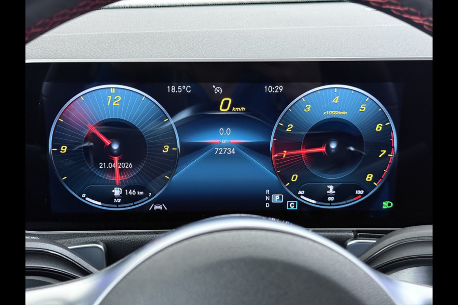 Mercedes-Benz Glb 180 AMG // Nightpakket // Sfeerverlichting // 19" AMG Velgen // Camera // Elek. Achterklep